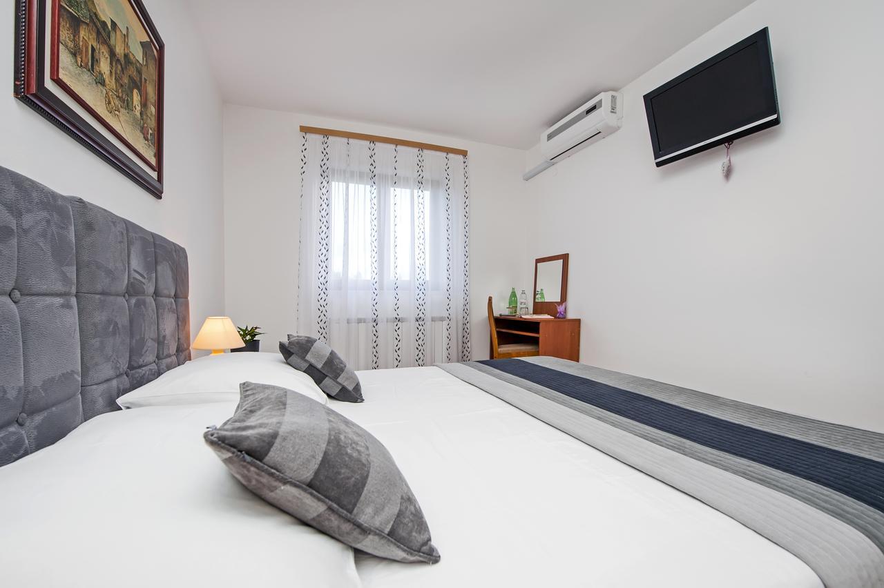 Ladonja Bb Rooms, Family Run Bed & Breakfast Rovinjsko Selo Eksteriør bilde