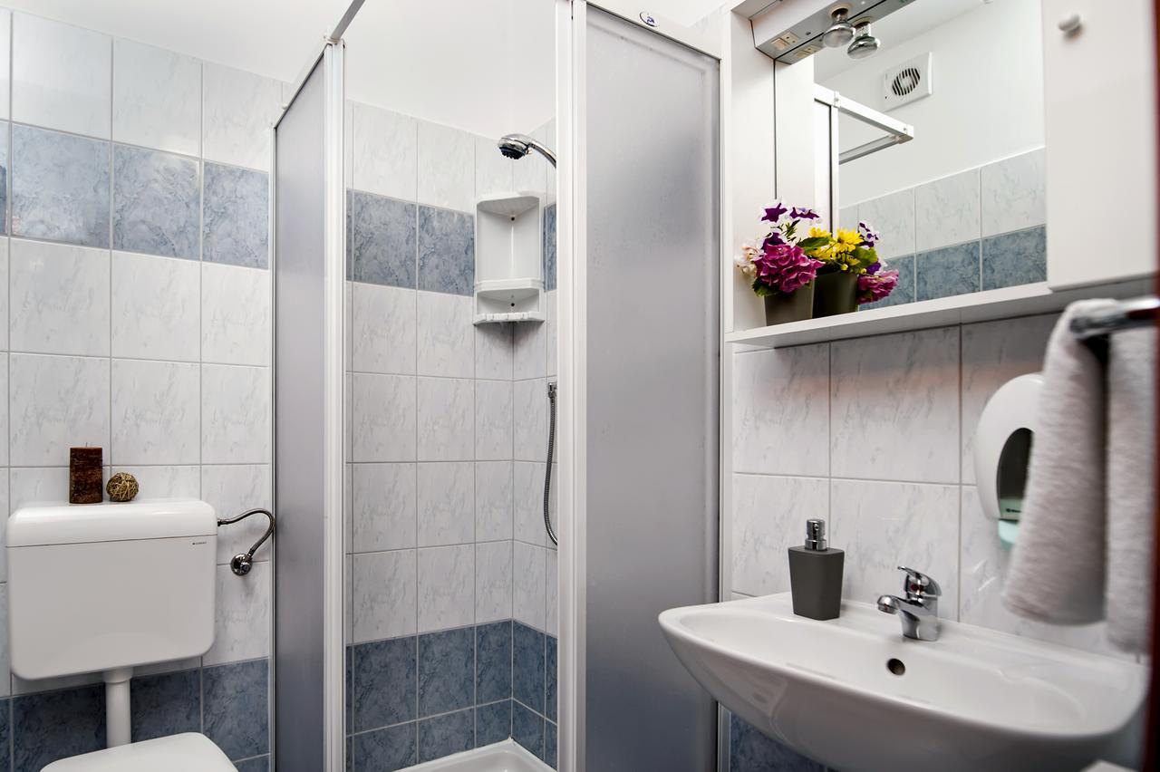 Ladonja Bb Rooms, Family Run Bed & Breakfast Rovinjsko Selo Eksteriør bilde